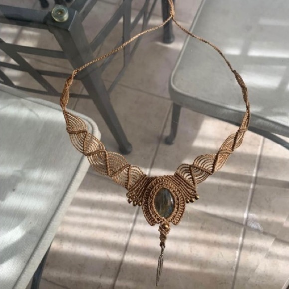 Handmade macramé jade stone statement necklace - Picture 2 of 3